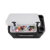 Nevera portátil de compresión Mestic abierta con bebidas y hielo, ideal para autocaravana y viajes