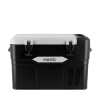 Nevera portátil de compresión Mestic negra con tapa blanca, ideal para autocaravanas y viajes