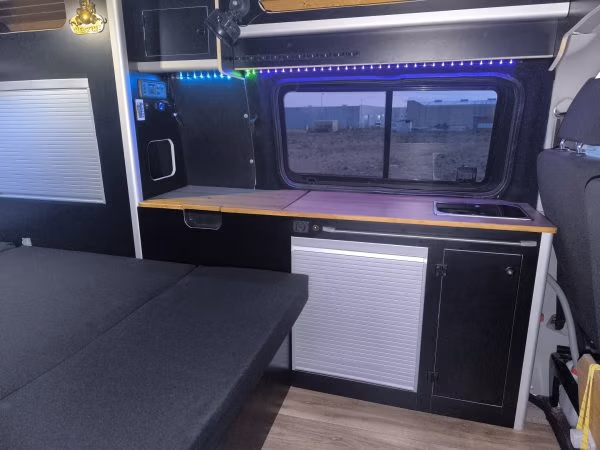 WhatsApp Image 2026-03-11 at 19.29.23 (1) Volkswagen Transporter Camperizada – 2018 | 105cv | 140.000 km