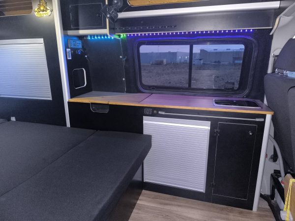 Volkswagen Transporter Camperizada – 2018 | 105cv | 140.000 km