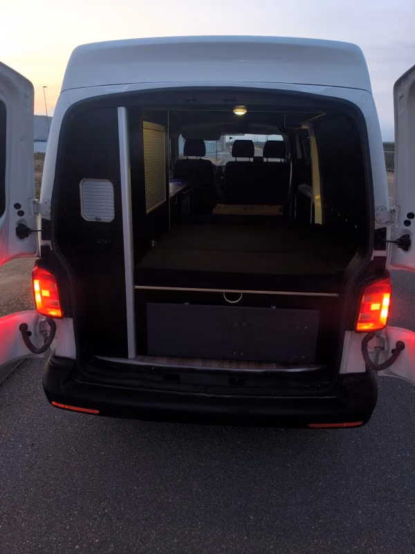 WhatsApp Image 2026-03-11 at 19.29.23 (6) Volkswagen Transporter Camperizada – 2018 | 105cv | 140.000 km