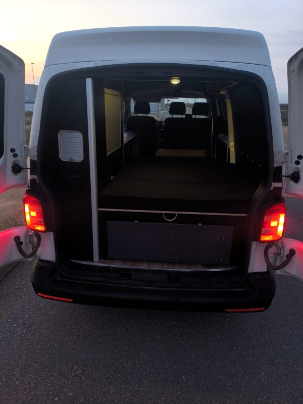 Volkswagen Transporter Camperizada – 2018 | 105cv | 140.000 km