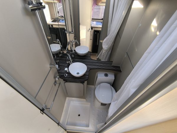 Autocaravana ACROOS de Ocasión – Perfilada – 4 Plazas – Murcia